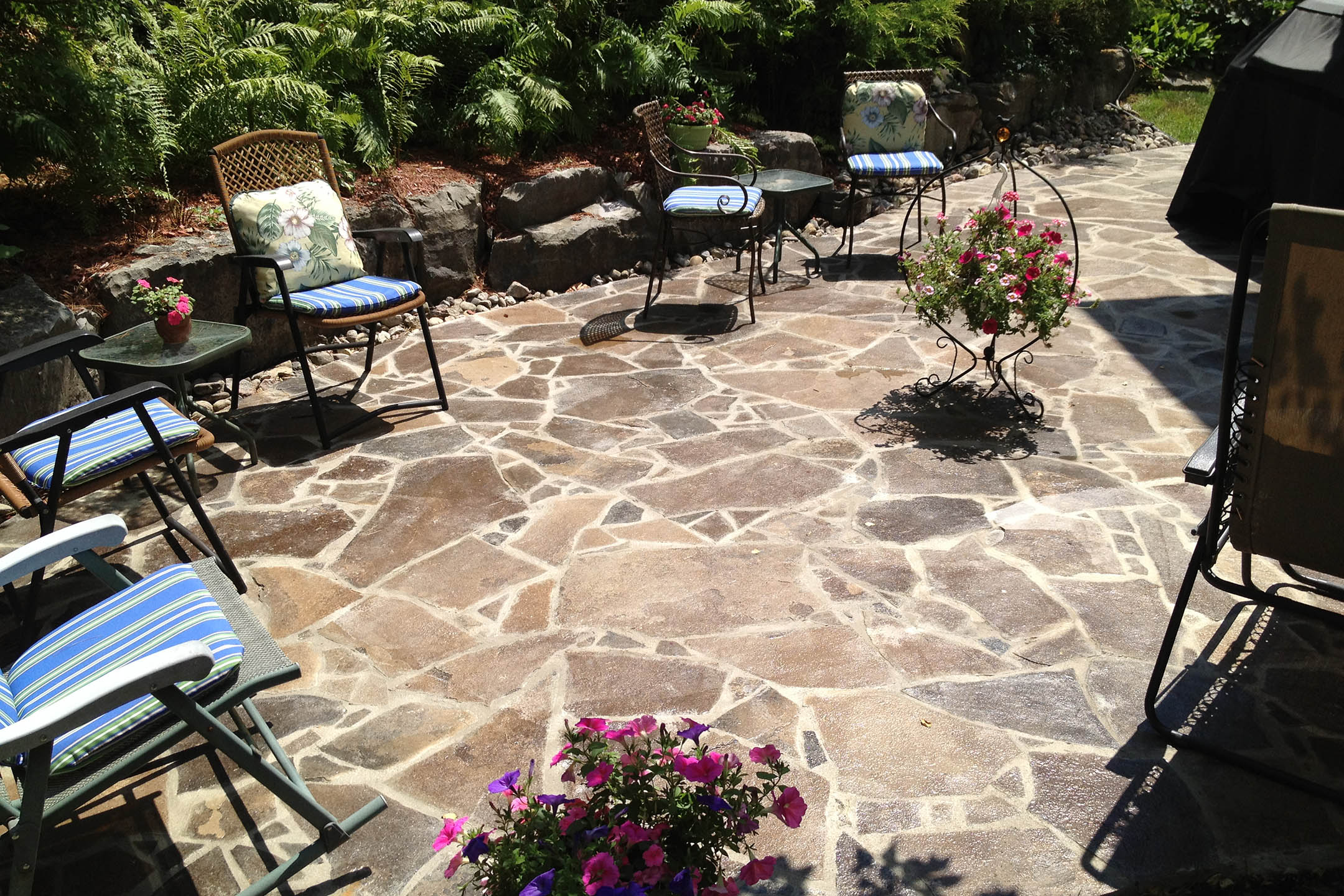 Q.E.W. Contracting Flagstone